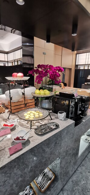 Daily buffet breakfast for a fee