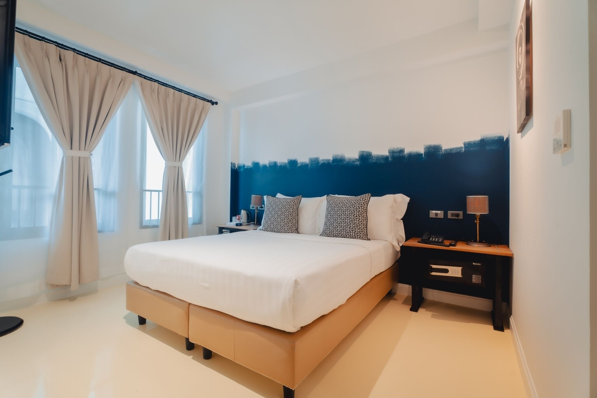 standard room | in-room safe, free wifi, bed sheets