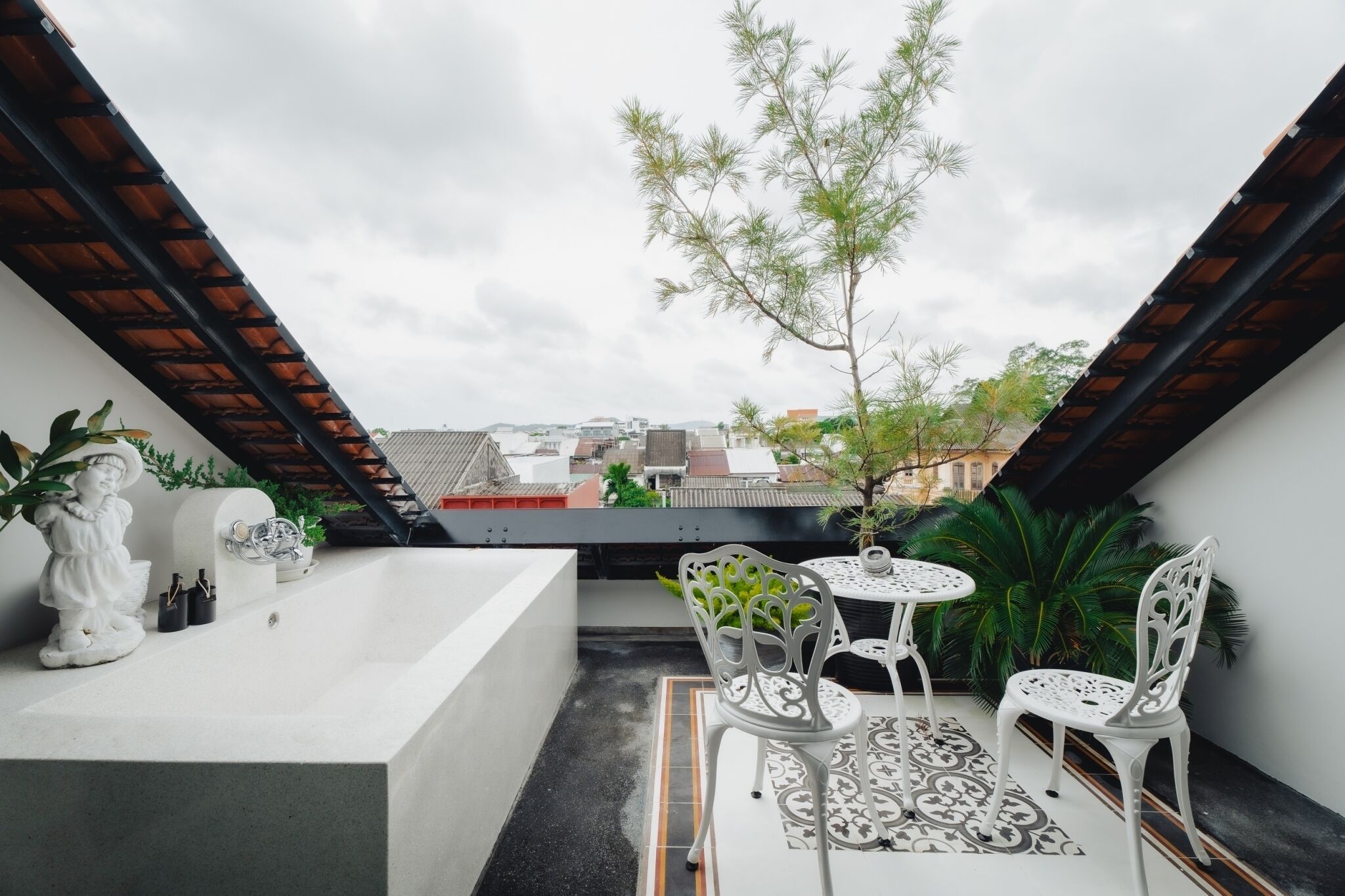 honeymoon room | terrace/patio