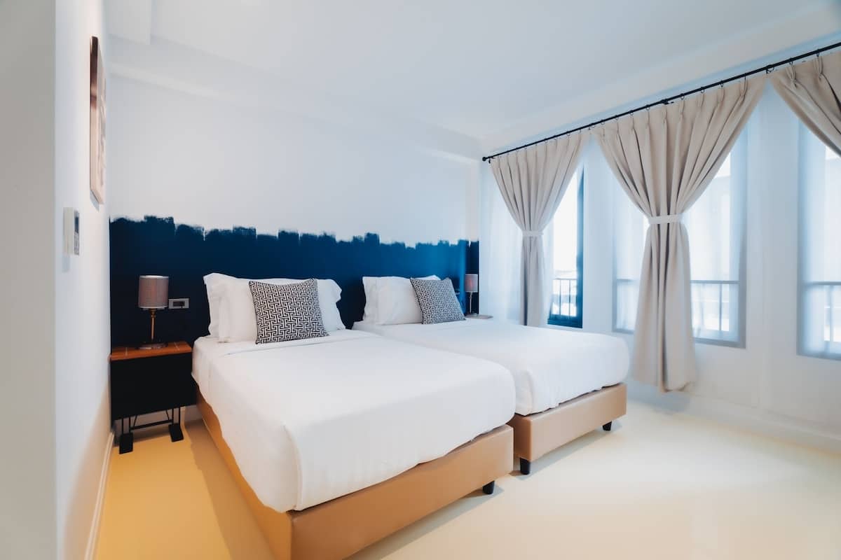 deluxe room | in-room safe, free wifi, bed sheets
