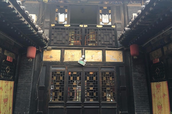 Schreibtisch, schallisolierte Zimmer, Bügeleisen/Bügelbrett