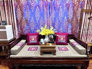 Comfort Triple Room, 1 Bedroom, Non Smoking, Park View | Desk, soundproofing, iron/ironing board, free WiFi - Pingyao Hongyuyuan Inn (Jinzhong)