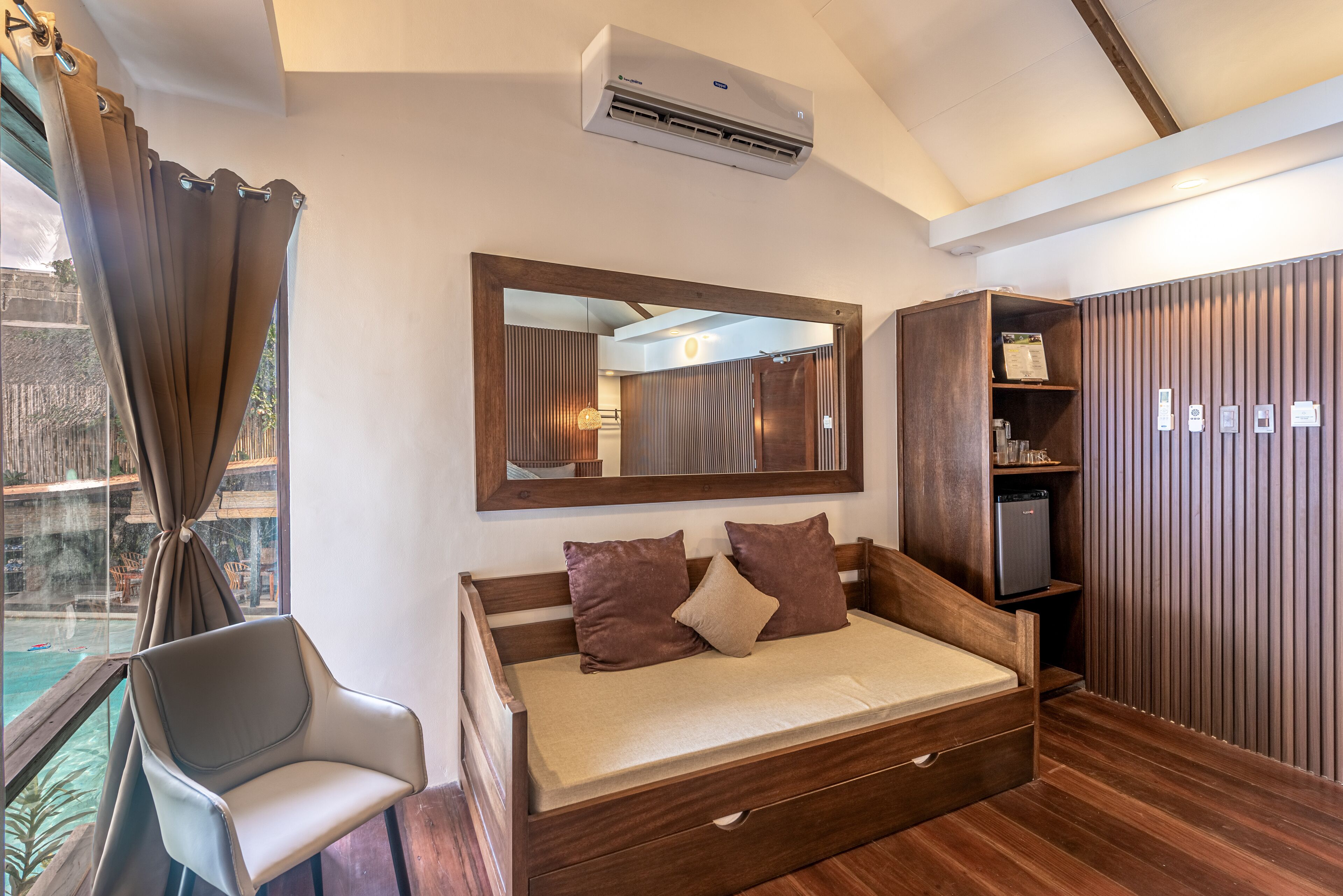 premier beach suite | 1 bedroom, premium bedding, in-room safe, individually decorated