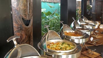 Daily buffet breakfast (PHP 999 per person)