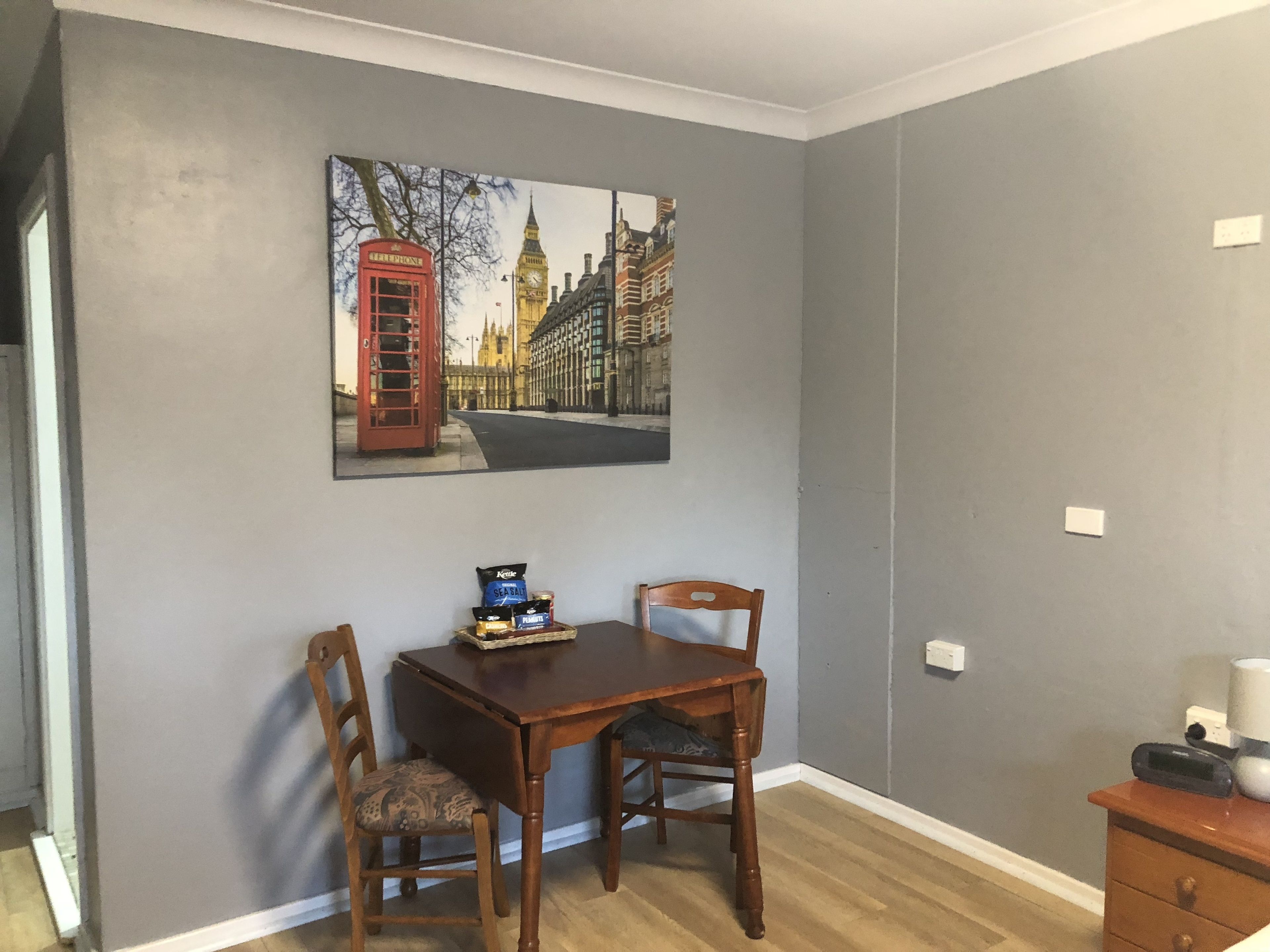 Luxury Room, 1 Queen Bed | In-room dining