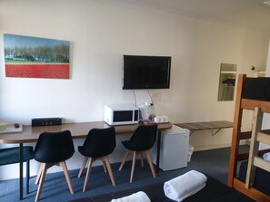 Family Room (Double & King Single) | 迷你吧、書桌、隔音、熨斗/熨衫板