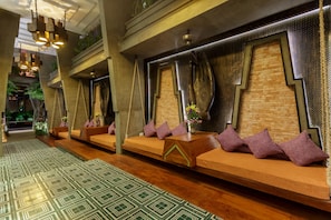 Lobby lounge