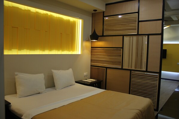 Deluxe Double Room, 1 Bedroom | Premium bedding, minibar, rollaway beds, free WiFi - GS Hotel (Yerevan)
