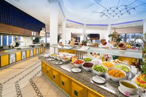 Free daily buffet breakfast  - Thabraca Thalasso & Diving (Ain al-Sabah)