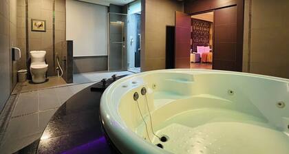 Wei Feng Exquisite Motel Pintung Branch