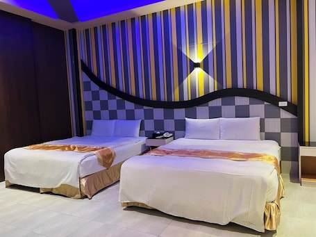 Business Quadruple Room | Premium bedding, desk, blackout drapes, free WiFi