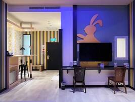 Business Quadruple Room | Premium bedding, desk, blackout drapes, free WiFi