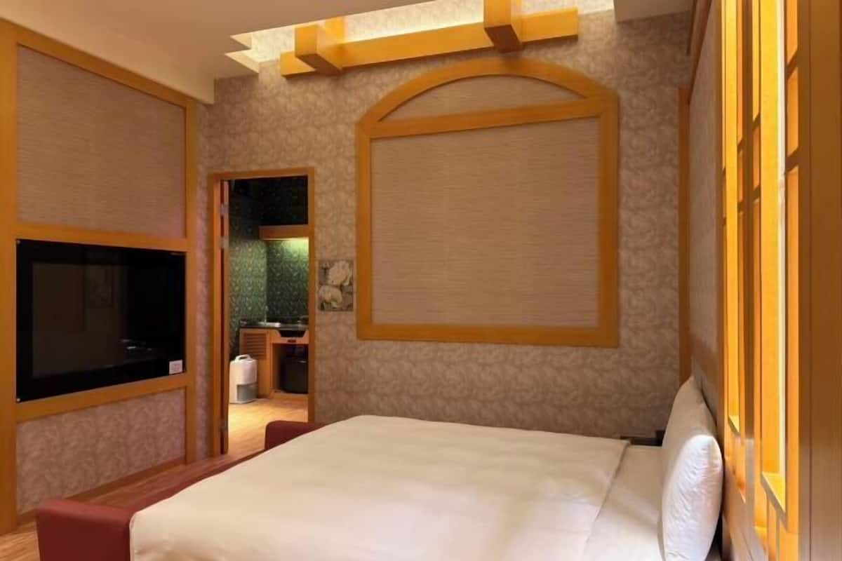 Ropa de cama de alta calidad, escritorio y cortinas blackout