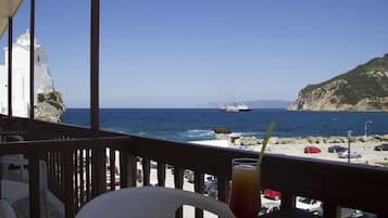 Deluxe Double Room | Beach/ocean view