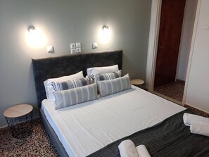 Deluxe Double Room | Minibar, free WiFi, bed sheets