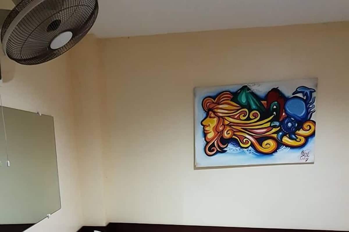書桌、熨斗/熨衣板、免費無線上網