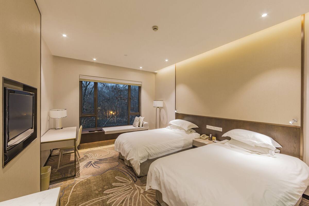 Superior Room | Desk, blackout curtains, free cots/infant beds, free WiFi