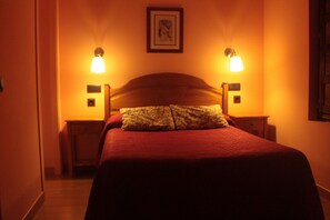 スーペリア ダブルルーム (Burdeos) | 遮光カーテン、防音設備、可動式ベッド、WiFi (無料)