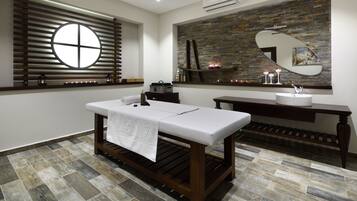 Sauna seca, banheira de hidromassagem, sauna a vapor