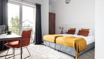 Kamar Double Superior | Meja kerja, kedap suara, setrika/meja setrika, dan Wi-Fi gratis
