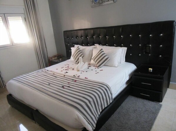 Apartment | 2 bedrooms, premium bedding, blackout drapes, free WiFi - Residence marhaba (Dakhla)