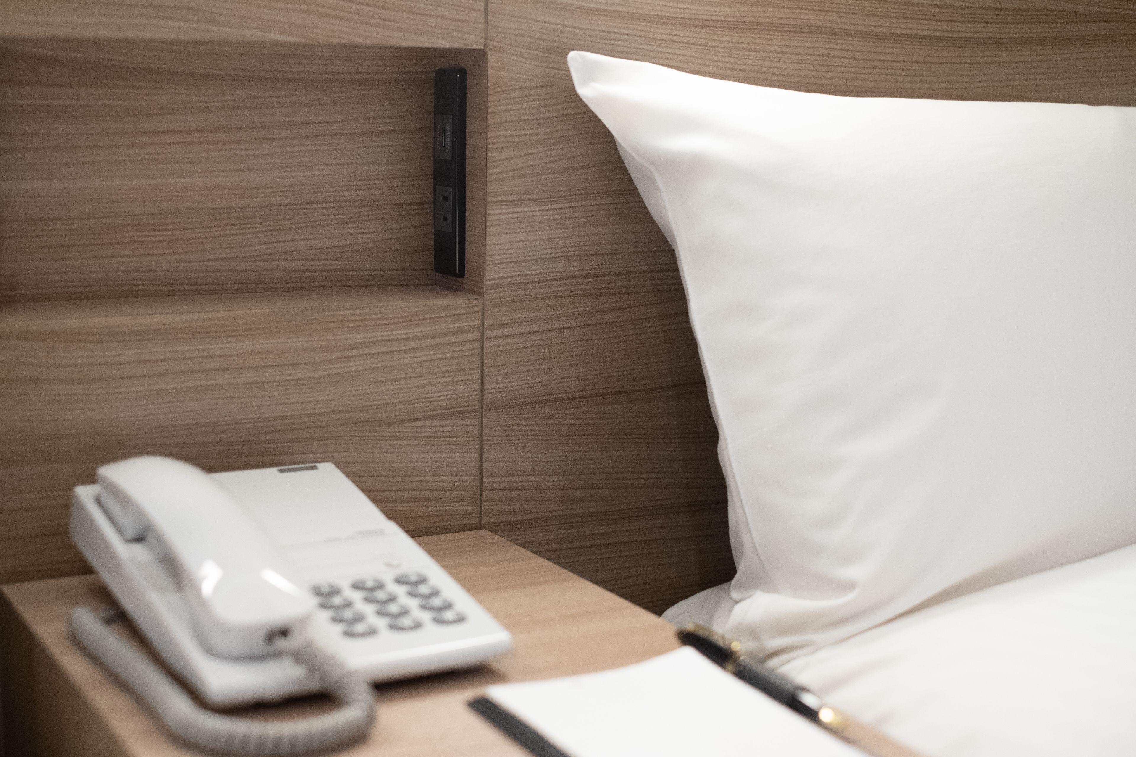 desk, laptop workspace, soundproofing, free wifi