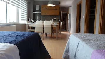 Apartamento, 1 habitación | 1 dormitorio, escritorio, sistema de insonorización