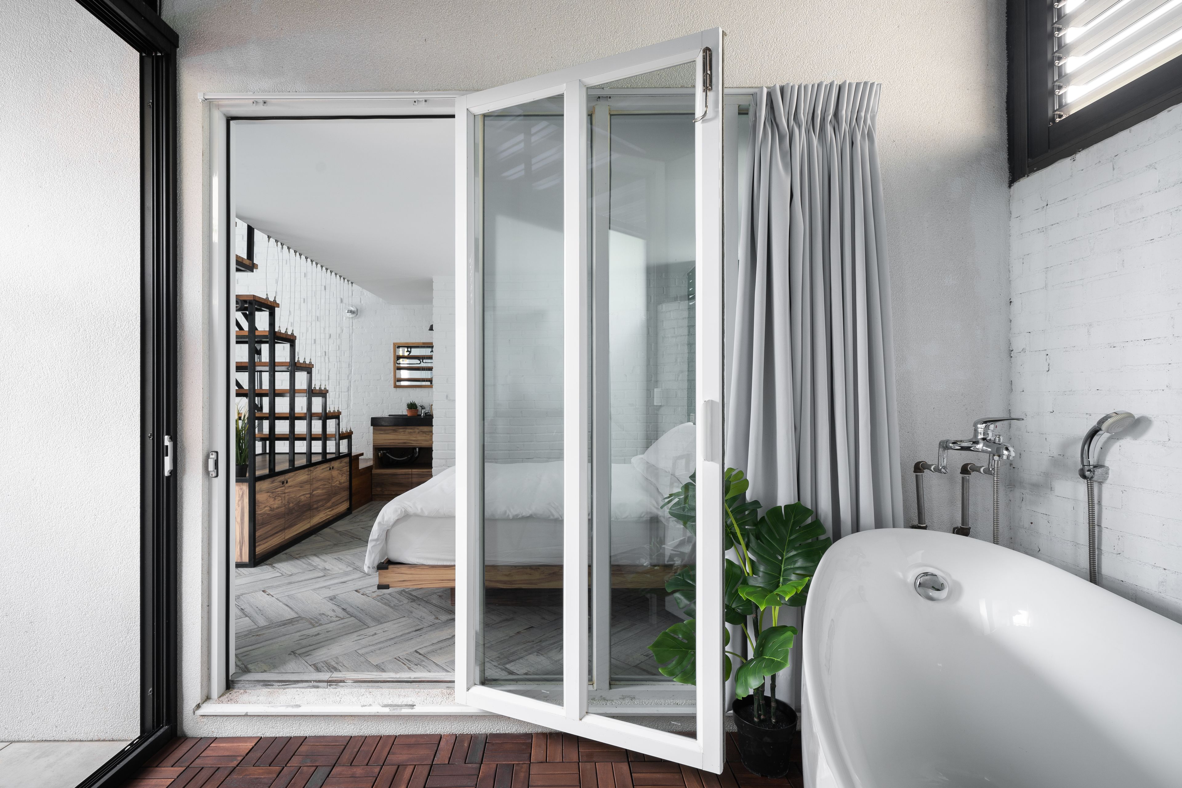 Grand Quadruple Room (VIP3) | Deep soaking bathtub