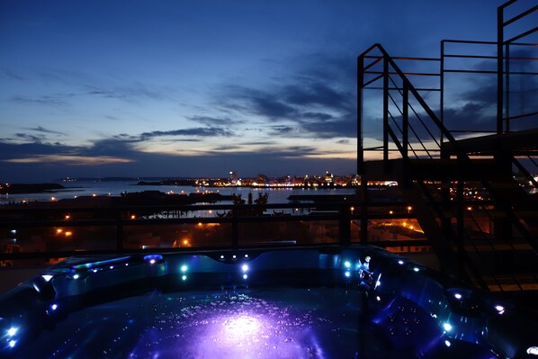 Outdoor spa tub - Color Coral Boutique Hotel (Magong)