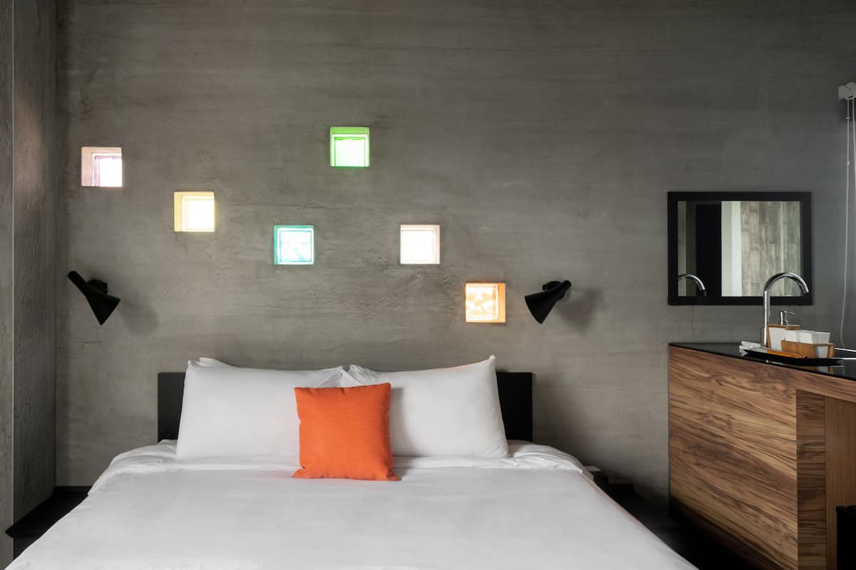 Ropa de cama de alta calidad, escritorio y cortinas blackout 