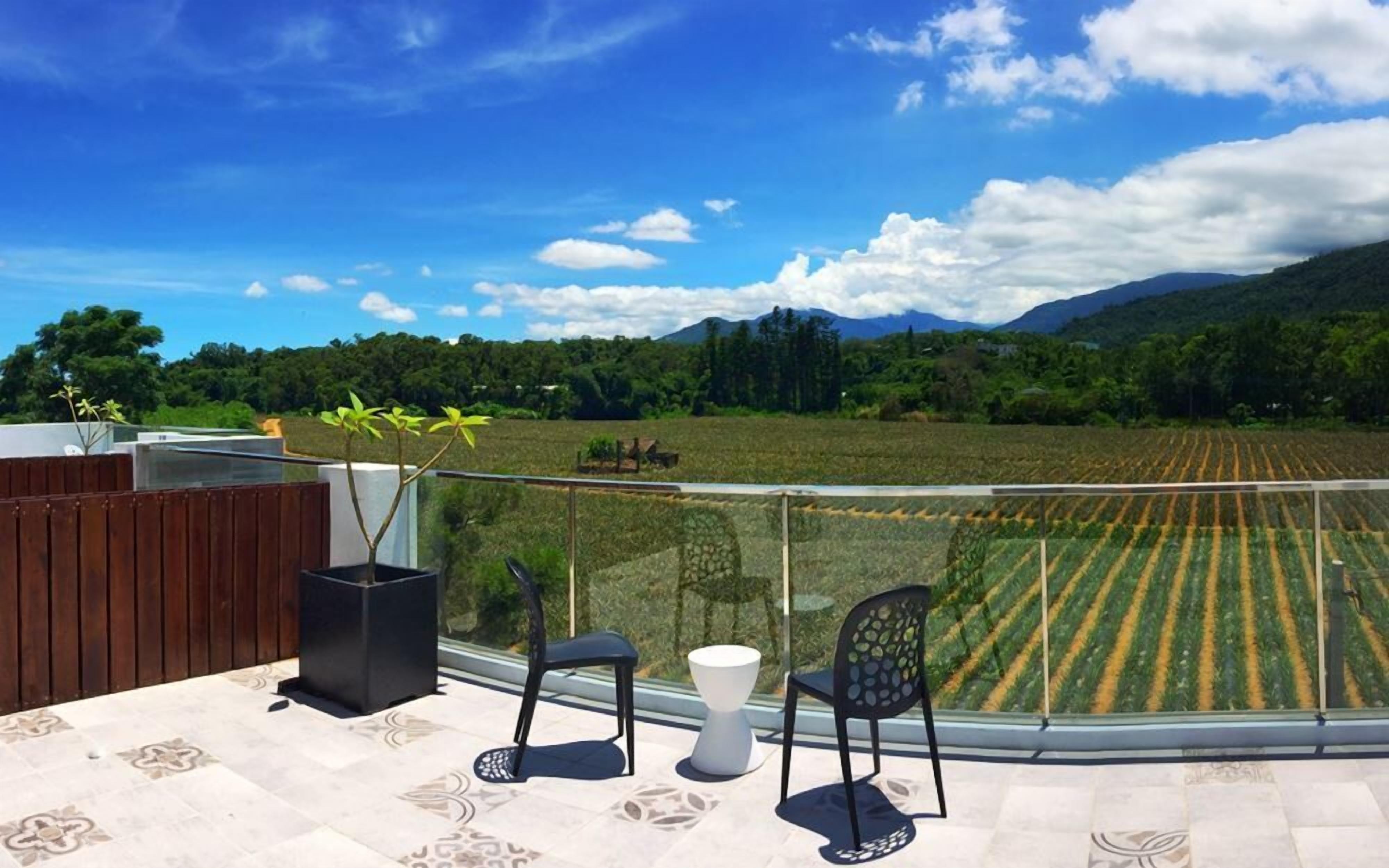 Deluxe Double Room, 1 King Bed, Valley View | Balcony