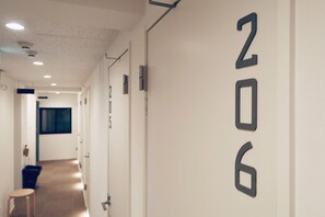 Hallway - Kangaroo Hotel SIDE B (Tokyo)