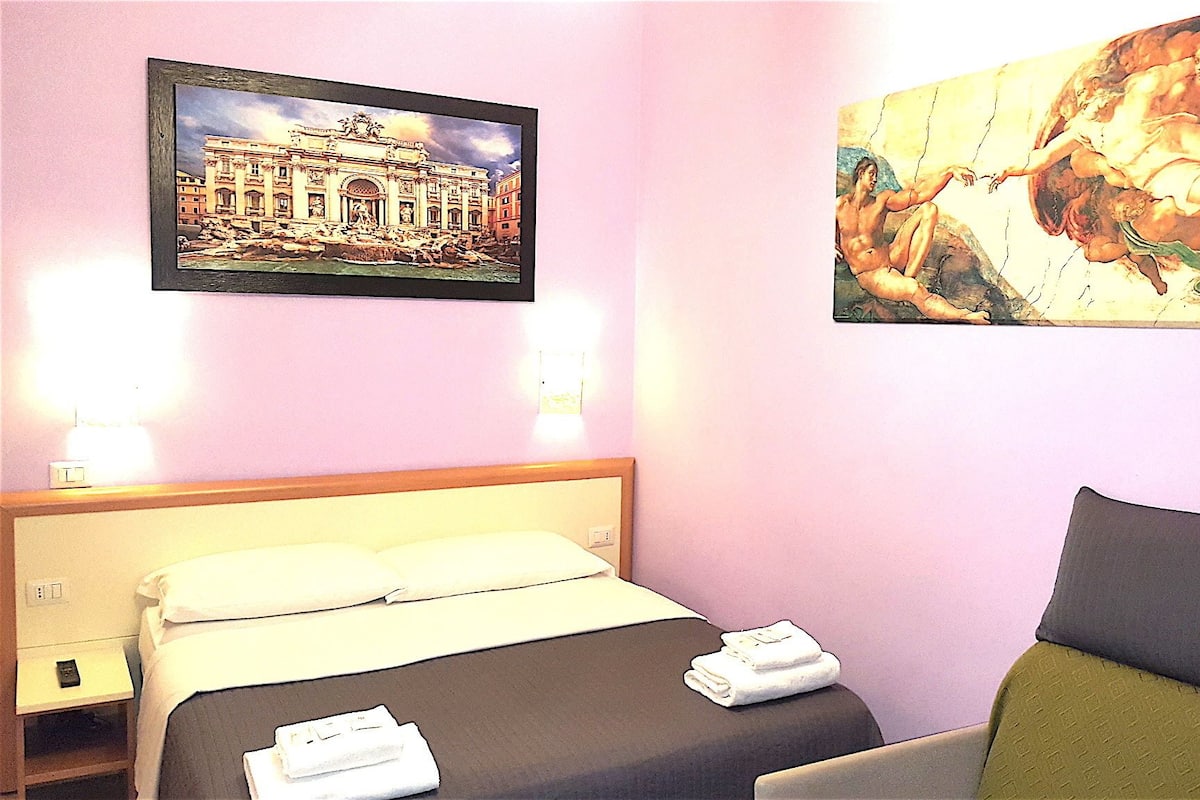 In-room safe, desk, blackout curtains, free WiFi