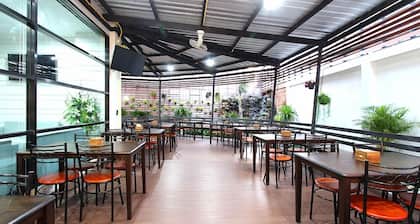Thanburi Hotel
