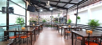Thanburi Hotel