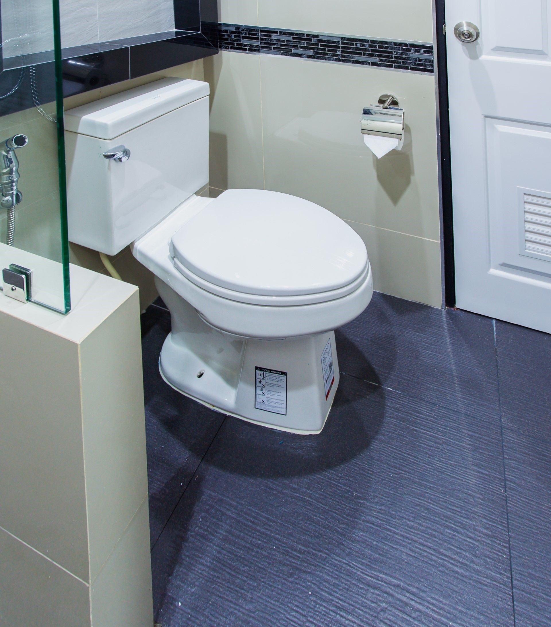 shower, free toiletries, towels