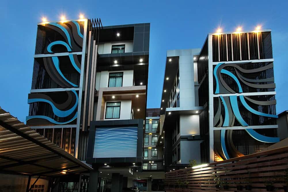 Thanburi Hotel