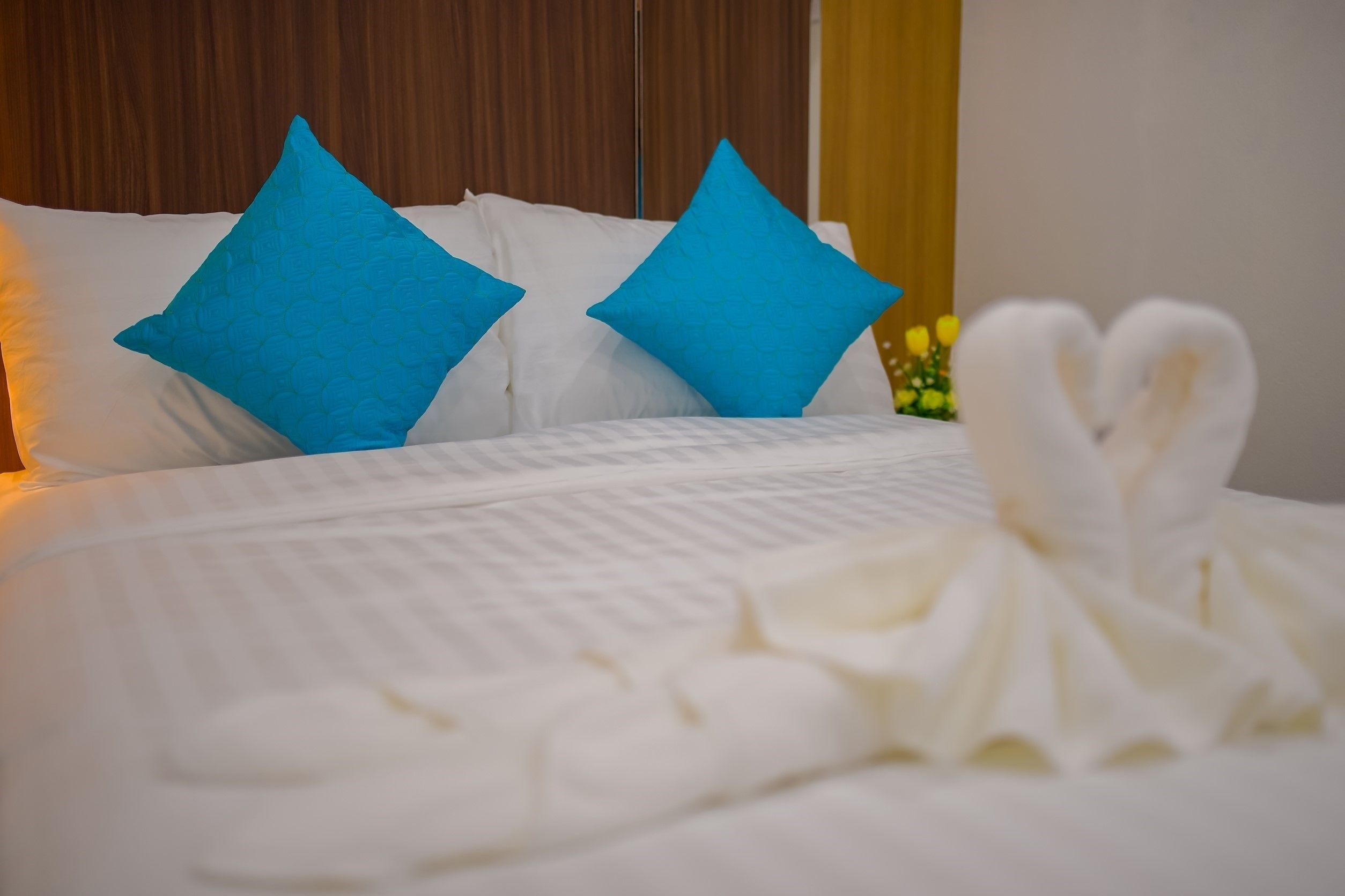 deluxe double room, 1 double bed, lanai | in-room safe, rollaway beds, free wifi