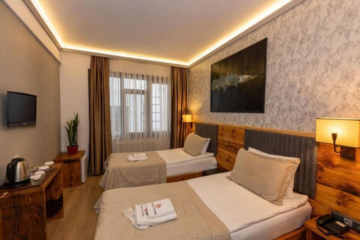 Superior Twin Room | Premium bedding, minibar, in-room safe, desk