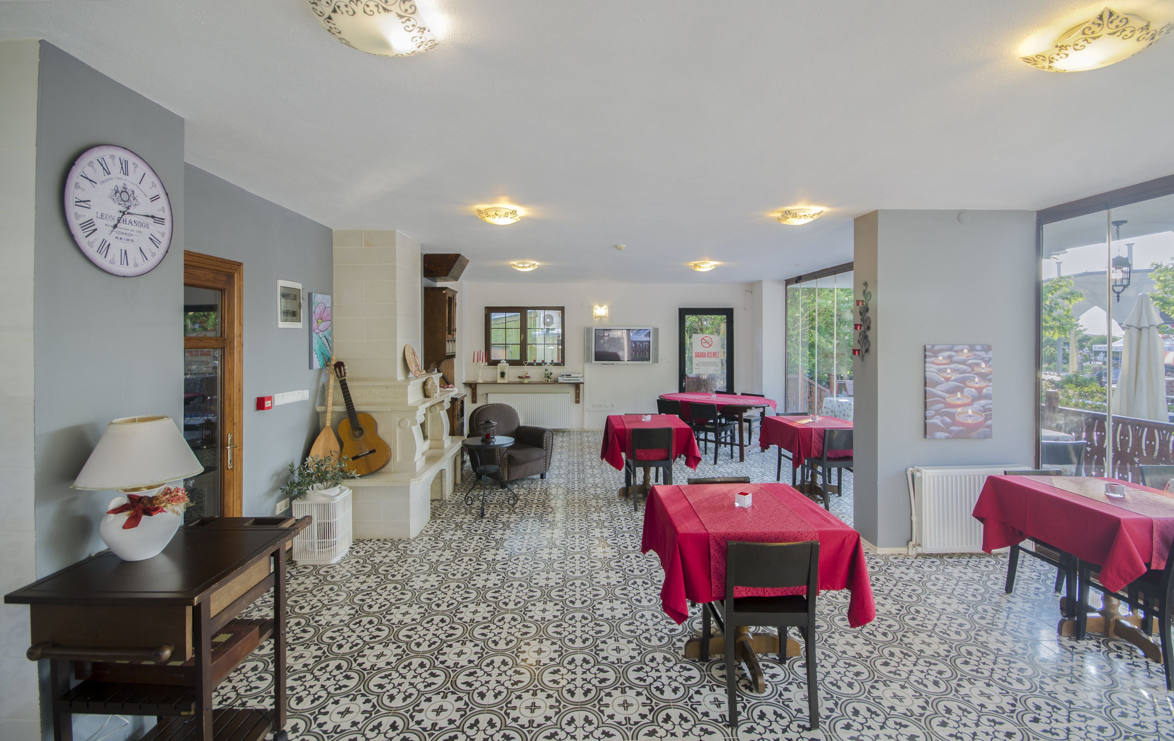 Breakfast, lunch, dinner served; Turkish cuisine 