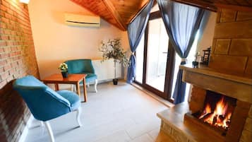 Habitació Deluxe | Caixa forta a l'habitació, escriptori i planxa i posts de planxar