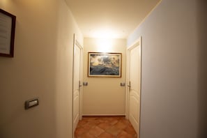 Hallway - Portercole (Tropea)