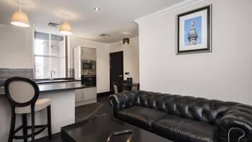 Luxury Apartment, 2 Double Beds | Private kitchen