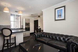Luxury Apartment, 2 Double Beds | Private kitchen | Fridge, microwave, oven, stovetop - The Vermont ApartHotel (Newcastle-upon-Tyne)