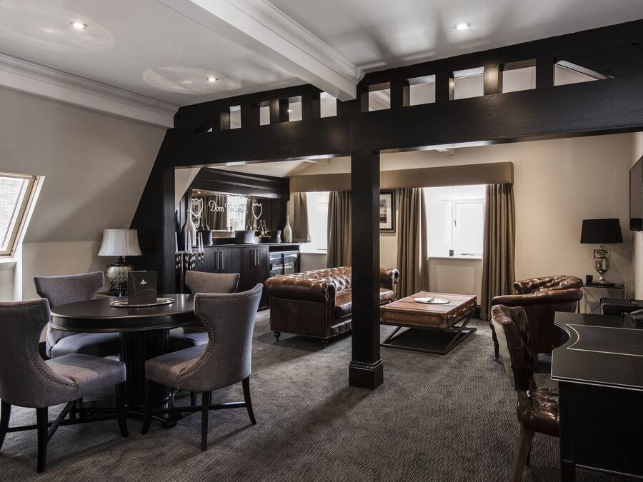 Luxury Penthouse, 2 Double Beds | Living area | Flat-screen TV
