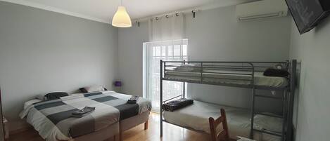 Economy-Dreibettzimmer