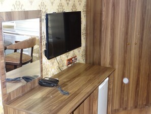 Family Room | Premium bedding, minibar, desk, soundproofing - Hotel Torun (Bursa)