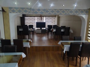 Petit déjeuner buffet compris tous les jours