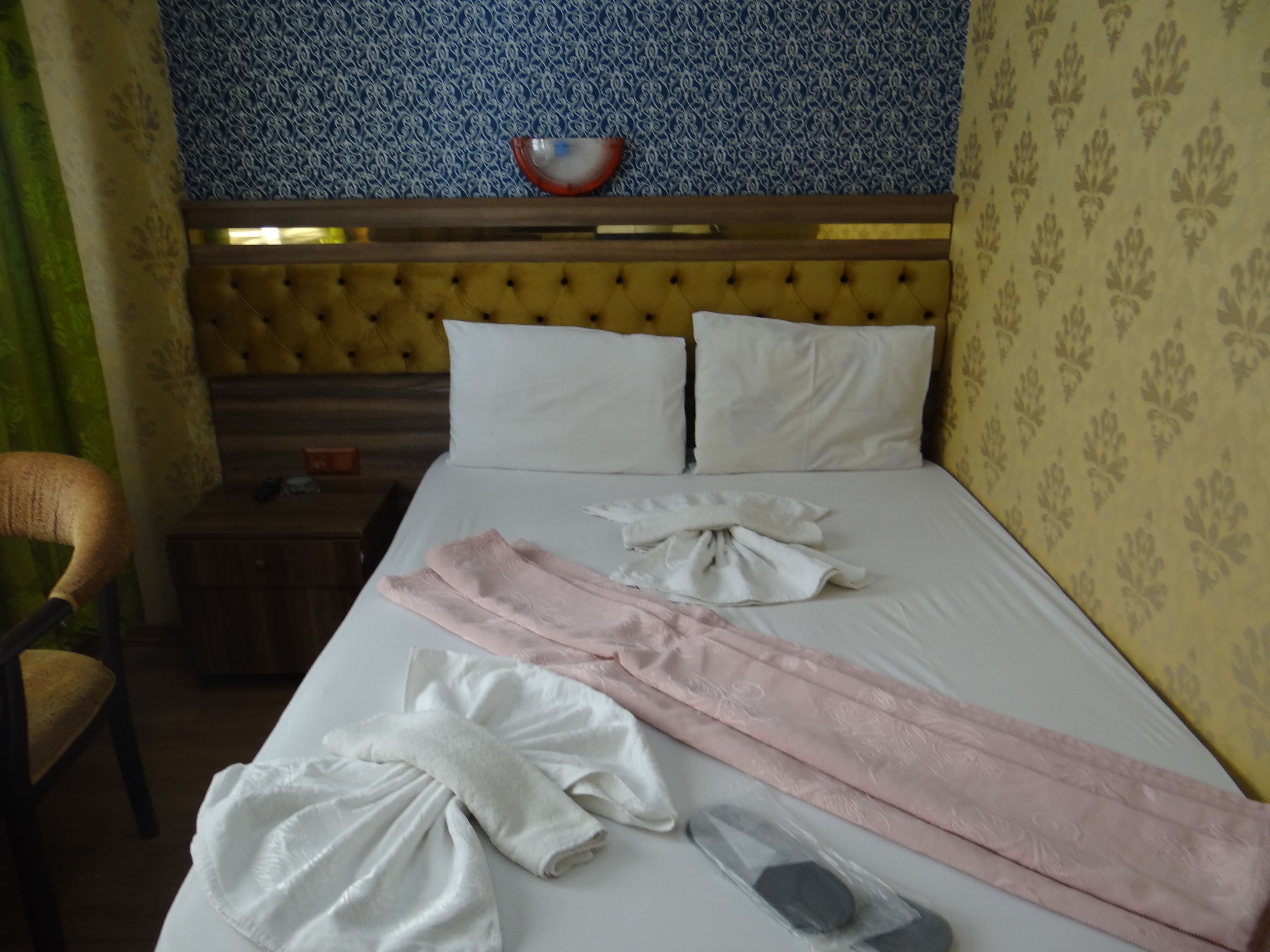 Minibar, desk, soundproofing, iron/ironing board