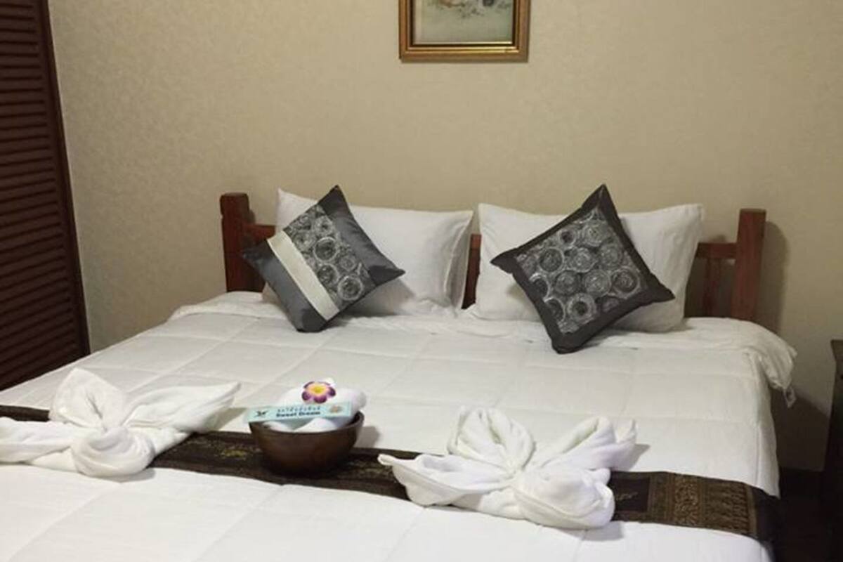 Villa Standard | Desk, rollaway beds, free WiFi